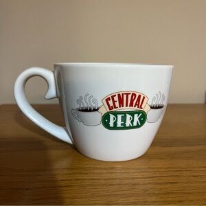 CENTRAL PERK / F•R•I•E•N•D•S Coffee Mug.    12oz